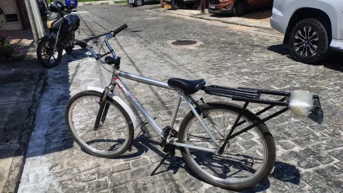 Bike montadinha aro 26 com varredeira