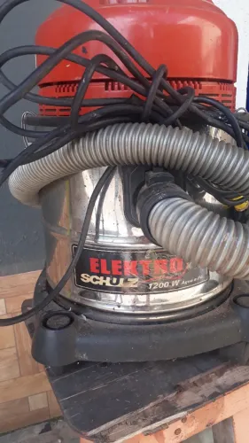 vende-se aspirador de pó profissional