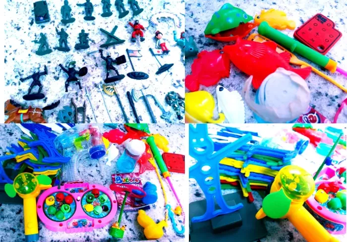 Lote Brinquedos de Época diversos:bonecos,pescaria,bolha,outros