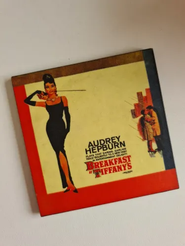 Porta Copo Vintage Audrey Hepburn - Breakfast at Tiffany's - Bonequinha de Luxo