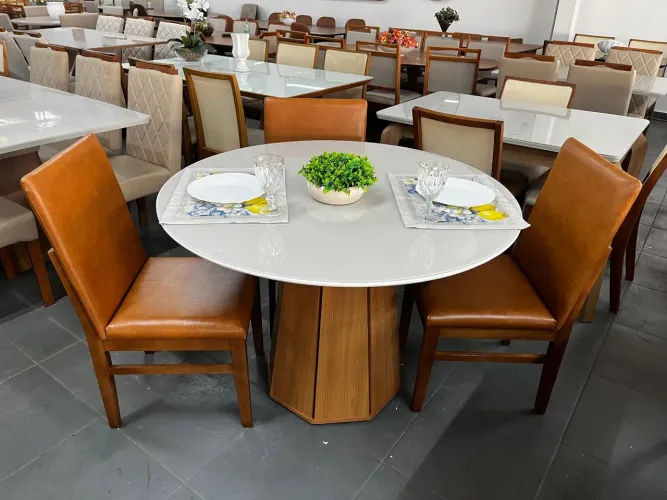 Mesa na madeira super resistente a pronta entrega
