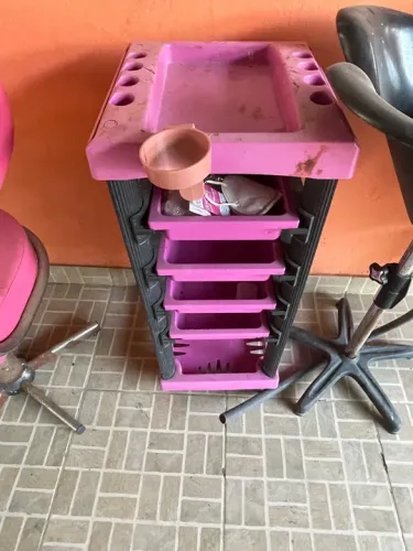 Carrinho de Salão de Beleza Rosa