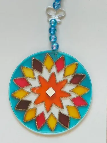 Mandala em vidro pintada à mão P