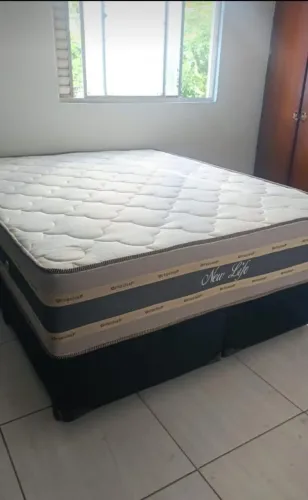 Cama queen size com colchão New Life