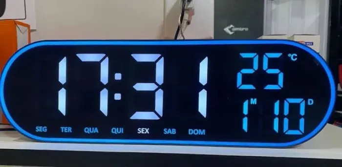 Relógio Digital LED com Temperatura e Calendário