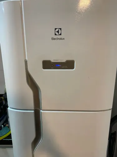 Geladeira Electrolux Frost Free 371L ? Excelente Estado ? Curitiba