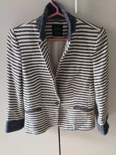 Blazer listrado preto e branco Zara tamanho