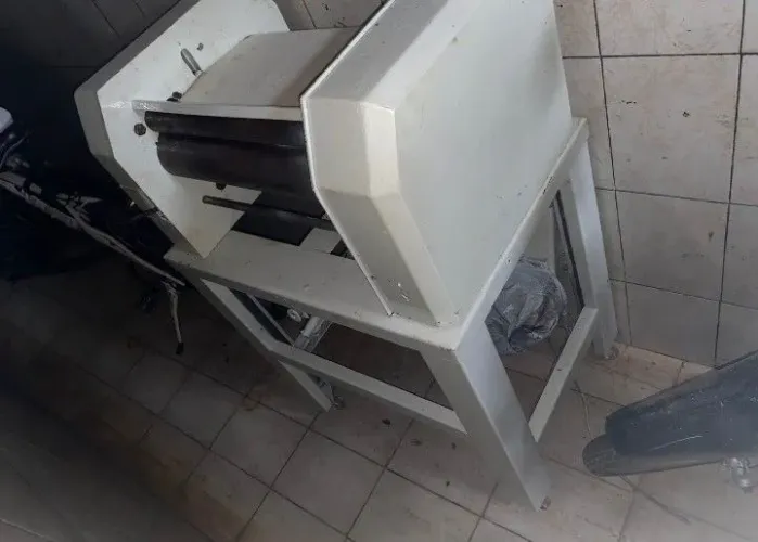 Modeladora de coluna Brasforno 220 volts trifásica 