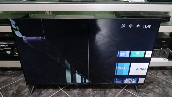 TV TCL Tela trincada