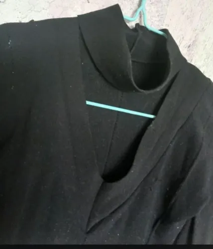 Blusa Scala preta com gola pescoço