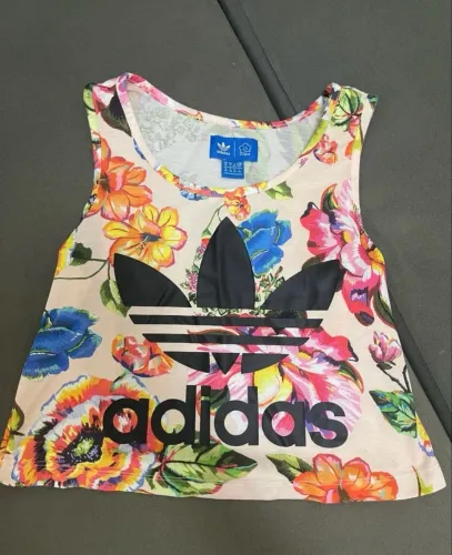Cropped adidas farm 