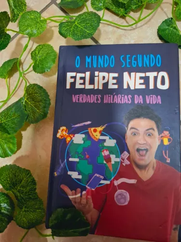 Livro O Mundo Segundo Felipe Neto