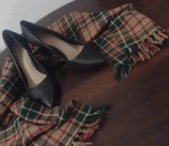 Scarpin Arezzo em couro preto muito elegante!