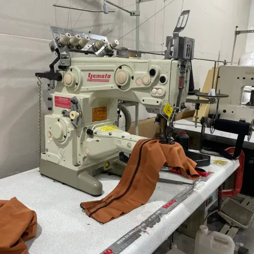 Máquina de costura flatseamer de alta performance, Yamata VT1513-164L-34K Galoneira