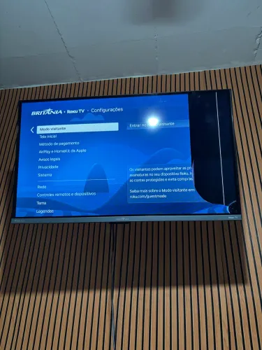 Smart Tv Britânia- com display quebrado