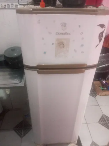 Geladeira Esmaltec