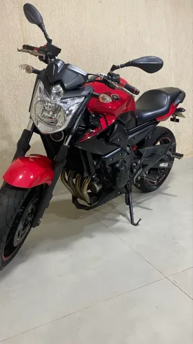 Xj6 - Vermelha