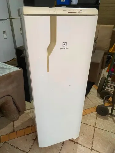 Geladeira Electrolux 280 litros funcionando perfeitamente ((ENTREGO GRATIS))