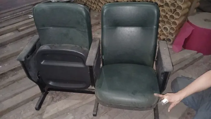Poltrona dupla com mesa