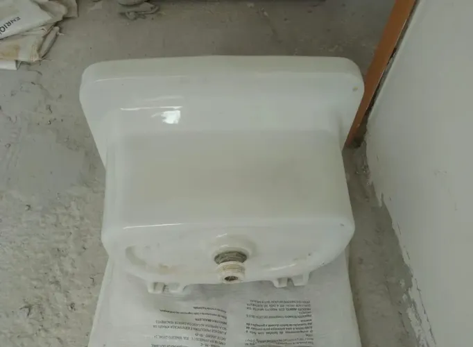 Tanque de louça Deca