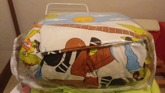 Kit cama de solteiro (travesseiro e lençol)