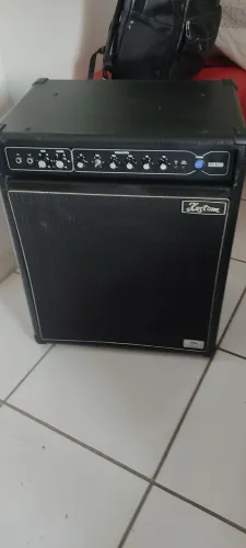 Caixa contrabaixo 200 RMS Kuston