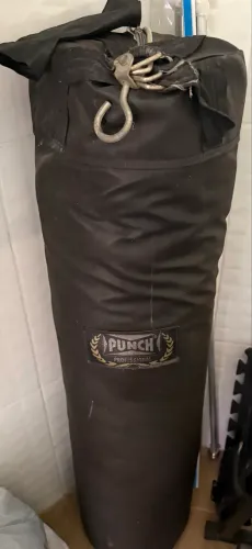 Vendo saco de pancada (boxe).