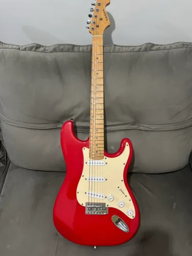 Guitarra Elétrica Stratocaster Vogga VCG601N - Vermelha