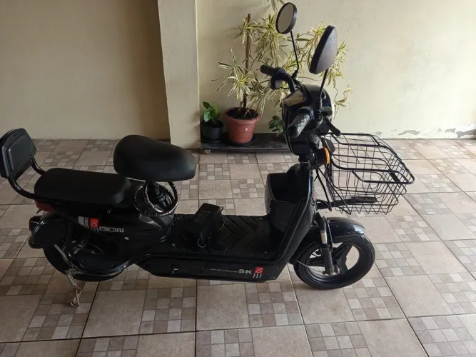Vendo scooter elétrica