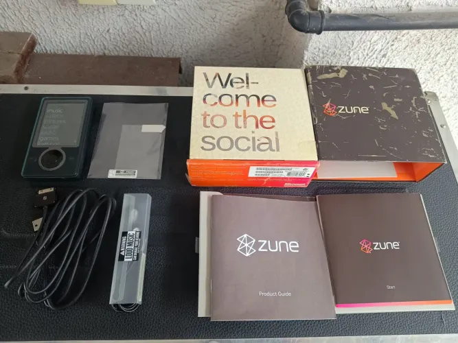 Vendo Microsoft Zune modelo 1089, 30 GB Wi-Fi rádio FM WMA MP3 reprodutor de mídia.