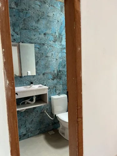 Casa com piscina no condominio ciriema.ema