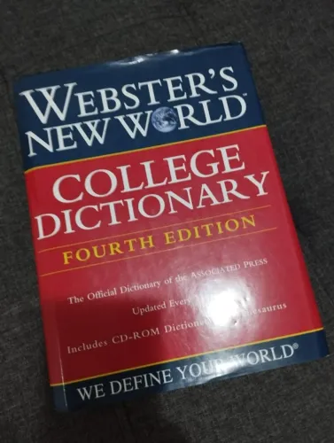 Livro Webster's New World College Dictionary, 4th edition (Dicionário inglês-inglês)