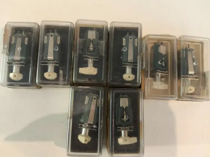 ACESSÓRIOS PARA TOCA DISCO ANTIGO LEIA A DESCRIÇÃO - 2 UNIDADES - SEM GARANTIA