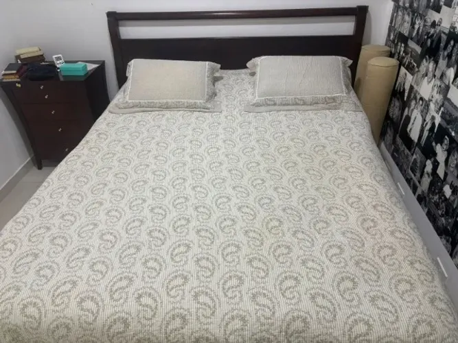 CAMA KING COM CABECEIRA (2,10 X 1,80)