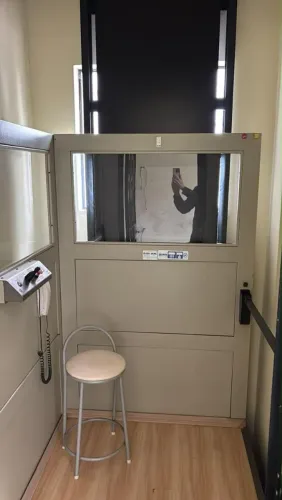 Vendo um  elevador  para residencia  casa interessados so chamar 