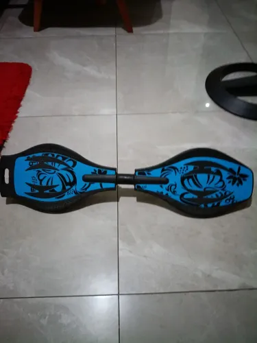 Vendo um skate waveboard