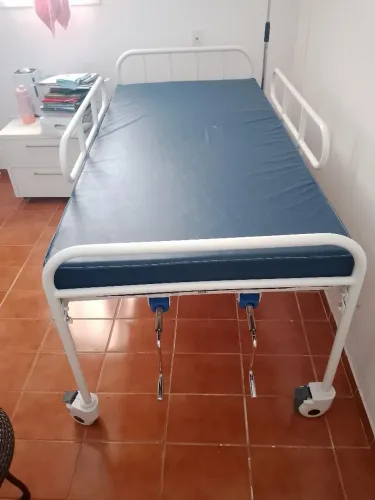 Cama hospitalar três meses de uso 