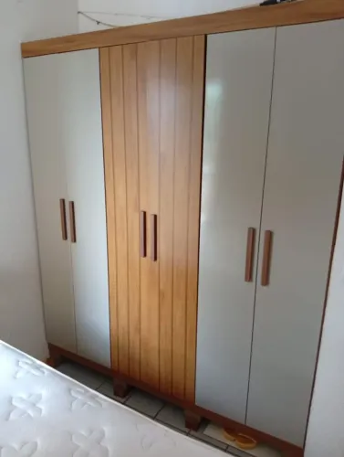 Guarda-roupa 6 portas