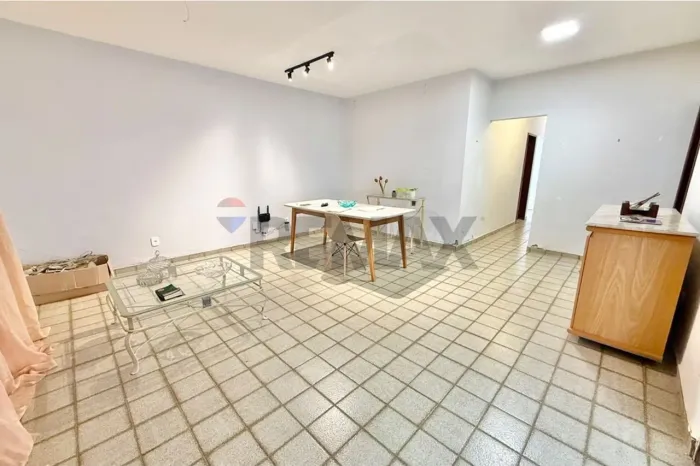 Casa com 03 quartos à venda no bairro do Itararé