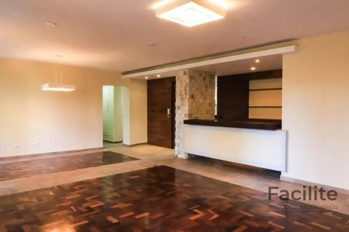 Apartamento para Locação em Curitiba, CENTRO, 3 dormitórios, 1 suíte, 2 banheiros, 1 vaga