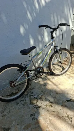 Bicicleta infantil aro 20 - nova 