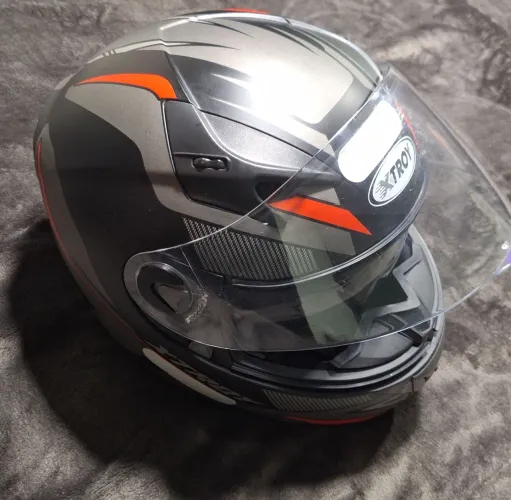 Capacete Xtroy com viseira solar interna - N° 58