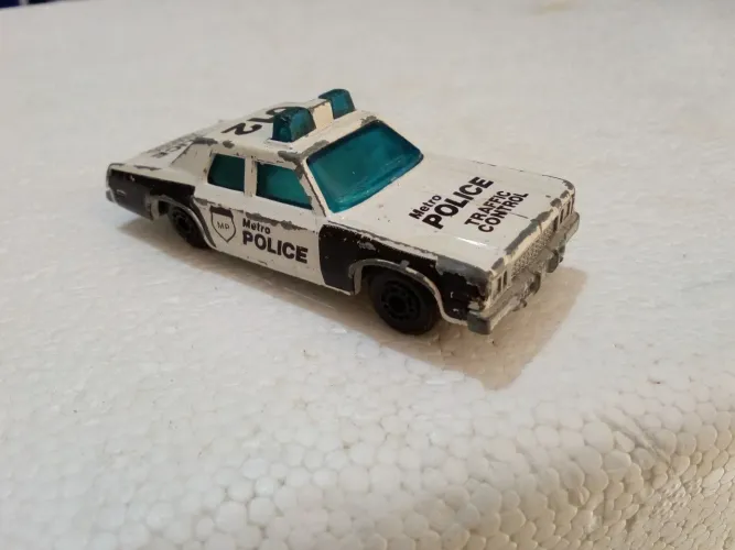 Miniatura Matchbox Plymouth Gran Fury police car Superfast 