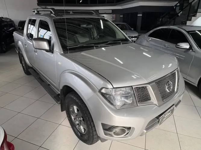 Nissan Frontier SV AT. CD 4X4 2.5 TB Dies. Aut. 2016