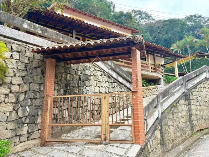Casa Residencial à venda, Itaipava, Petrópolis - CA0129.
