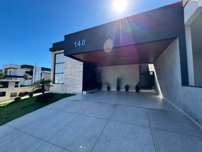 Casa alto padrão para locação no Condomínio Ouroville