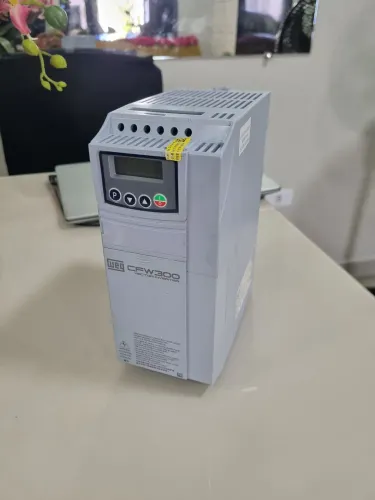Inversor de frequência weg cfw300 380v 7.5cv.