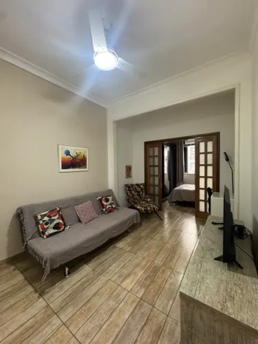 Excelente quarto e sala para locação em Copacabana, imovel mobiliado, ótima localização.