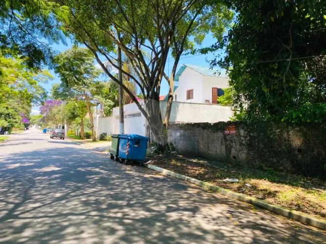 Terreno à venda em Interlagos, São Paulo - SP