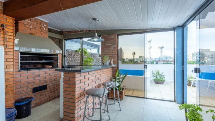 Cobertura com Piscina e Churrasqueira no Petrópolis 205m² Privativos